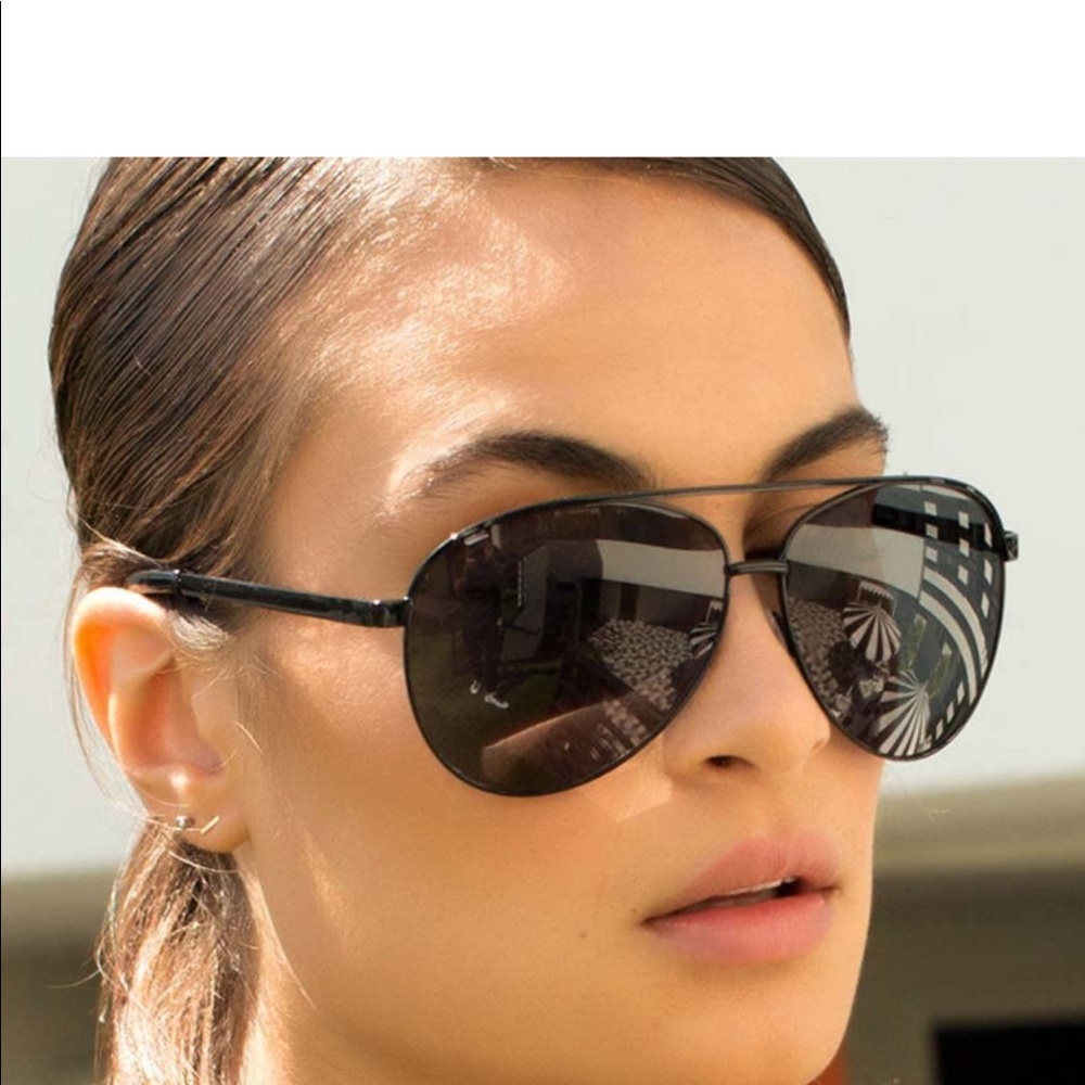 100 % UV protection Quay Australia Vivianne sunglasses